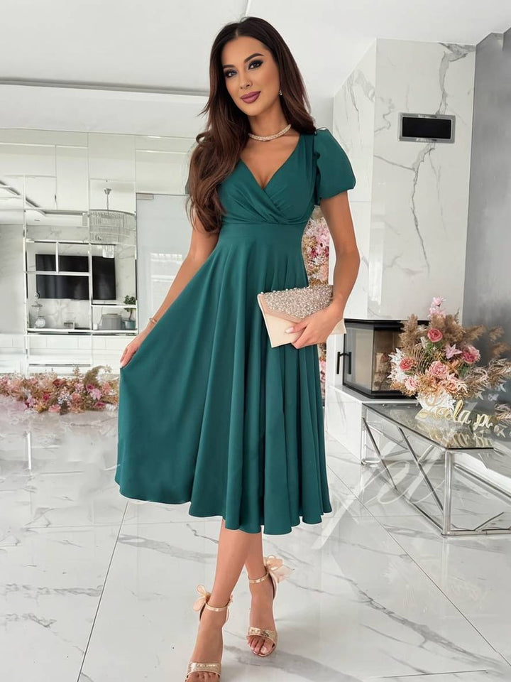 LENA – ELEGANCKA SUKIENKA Z KLASYCZNYM KROJEM