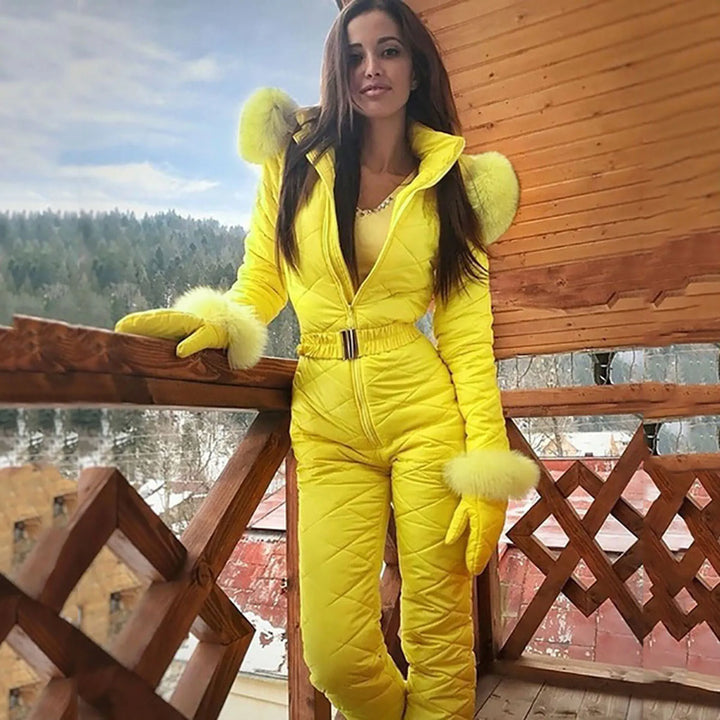 Kombinezon damski zimowy o eleganckim i przyjemnym kroju