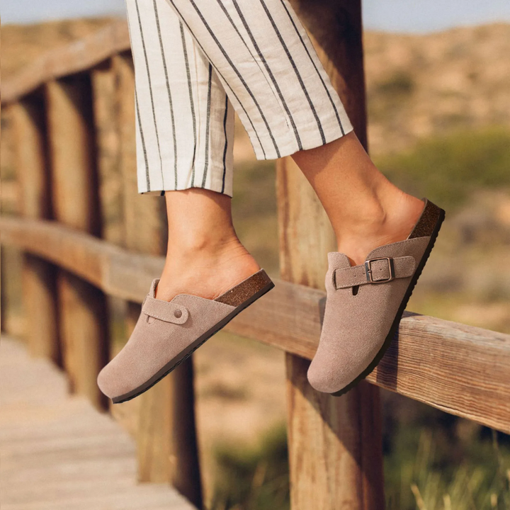 ZOFIA – STYLOWE KLAPKI Z KLAMRĄ